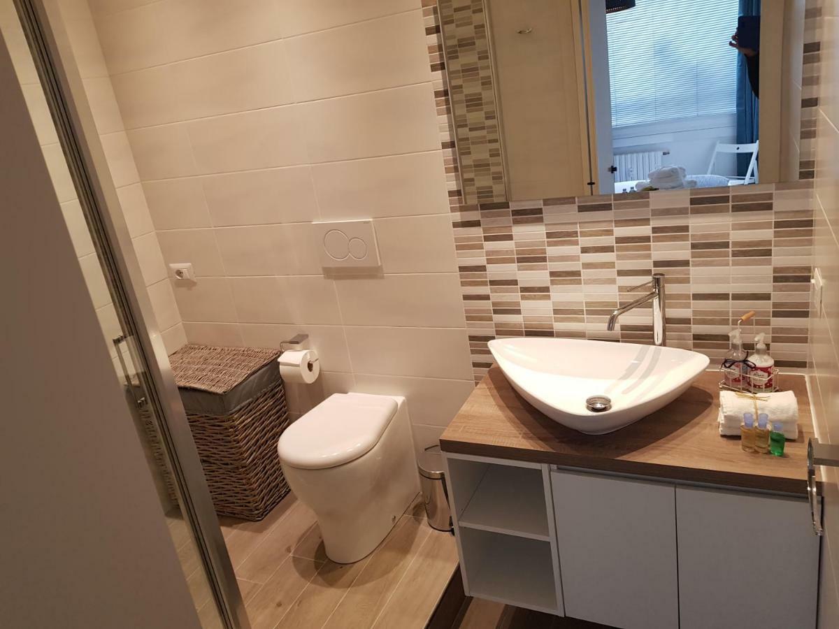 M.H.S. Apartment Milan Bagian luar foto