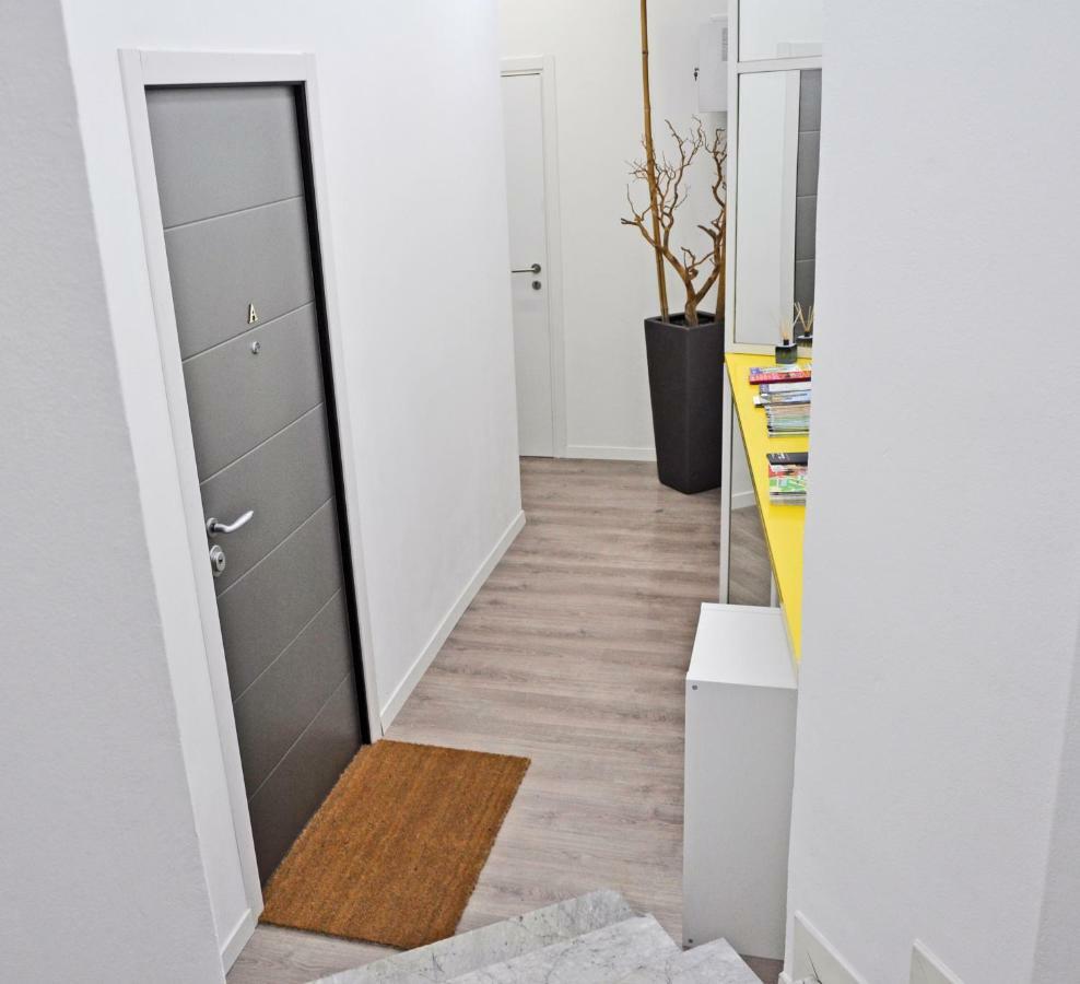 M.H.S. Apartment Milan Bagian luar foto